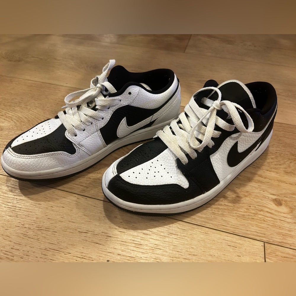 Nike women’s air Jordan 1 low SE homage black and white